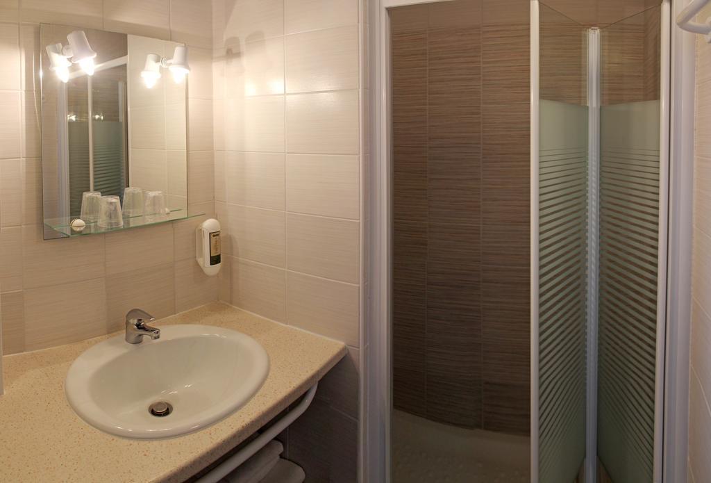 Hotel Residence Les Flots Saint-Palais-sur-Mer Bagian luar foto